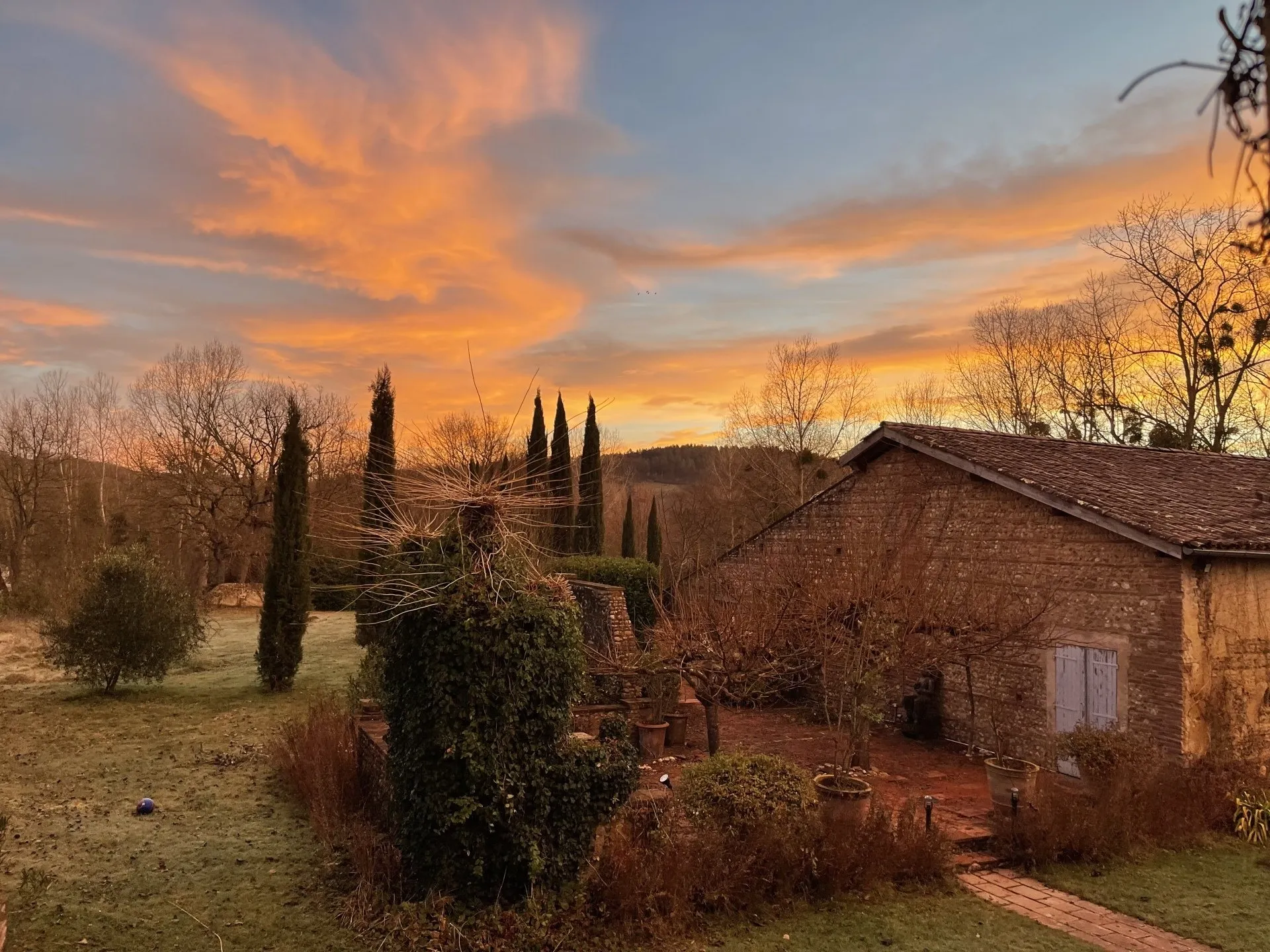 313E95DC-86BB-4847-BE72-EE690BD8AC16-2304w Sunset